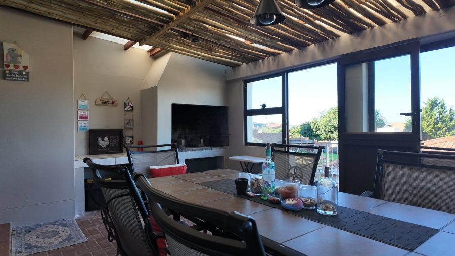 3 Bedroom Property for Sale in Stilbaai Wes Western Cape